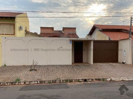 Casa-Térrea em Carandá Bosque I