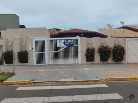 Casa-Térrea em Jardim Mansur