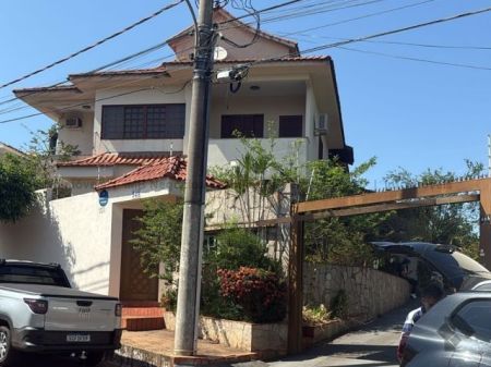 Sobrado em Jardim Nova Era
