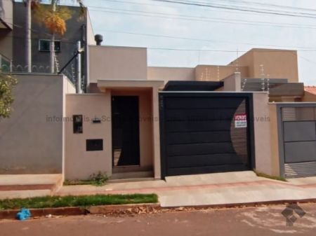 Casa-Térrea em Monte Castelo