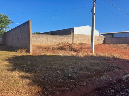 Imóvel Comercial em Milani