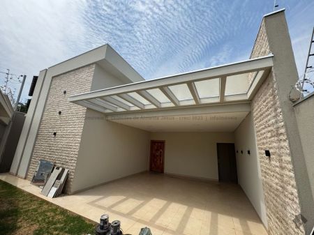 Casa-Térrea em Monte Castelo