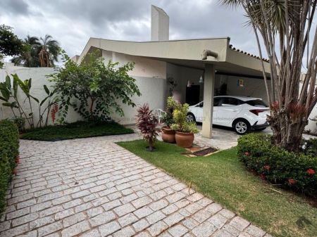 Casa-Térrea em Jardim dos Estados