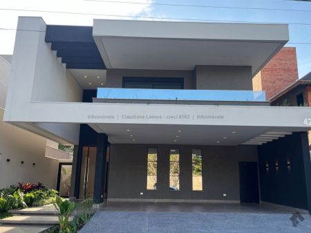 Sobrado-Condomínio em Pq. Residencial Damha IV