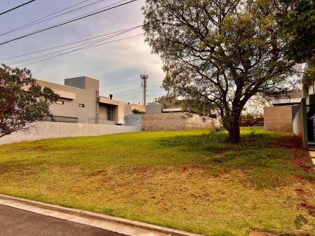 Terreno-Condomínio em Residencial Alphaville II