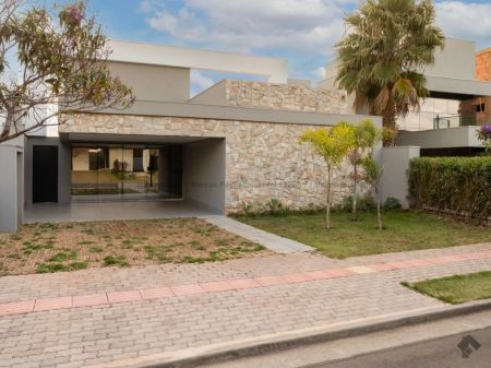 Casa-Térrea-Condomínio em Residencial Alphaville II