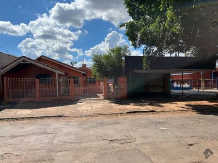 Casa Comercial em Vila Taveirópolis