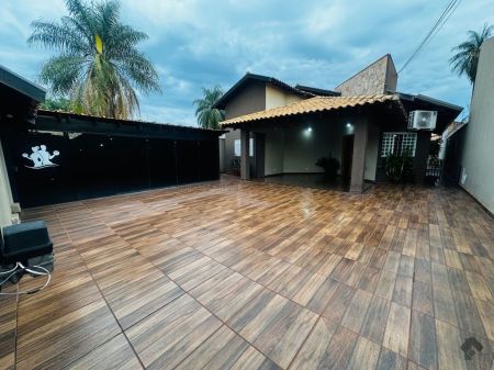 Casa-Térrea em Vila Progresso