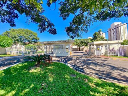 Sobrado-Condomínio em Rita Vieira