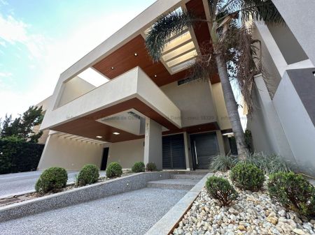 Sobrado-Condomínio em Pq. Residencial Damha III