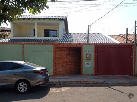 Sobrado em Recanto dos Pássaros