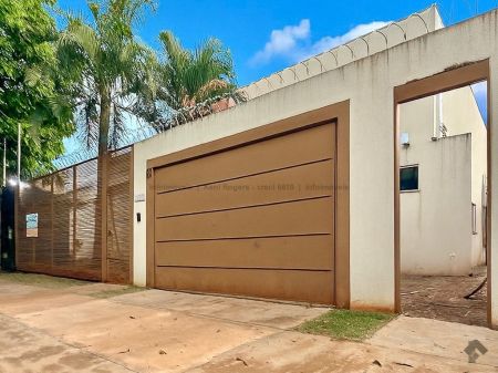 Casa-Térrea em Loteamento Água Limpa Park
