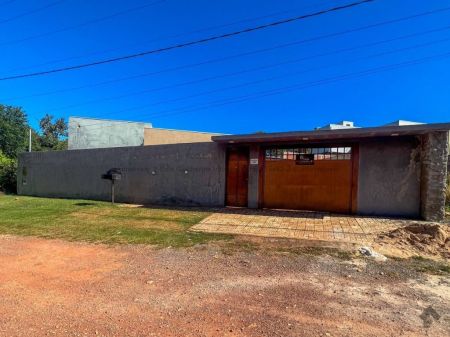 Casa-Térrea em Tarumã Hipica Park