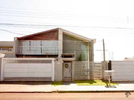 Casa-Térrea em Parque Alvorada