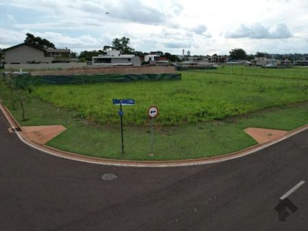 Terreno-Condomínio em Riviera Home Club