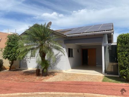 Casa-Térrea-Condomínio em Rita Vieira