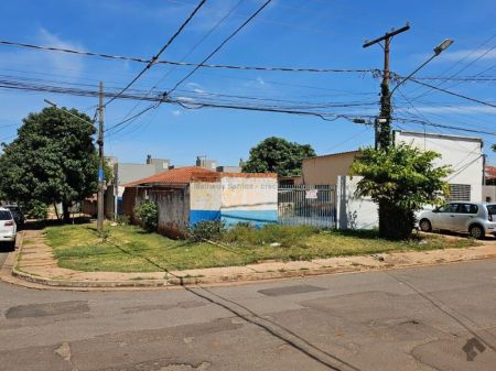 Casa-Térrea em Coronel Antonino