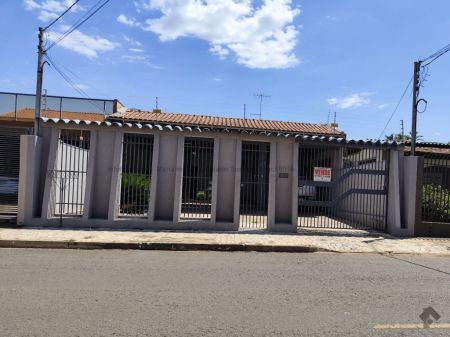 Casa-Térrea em Vila Alba