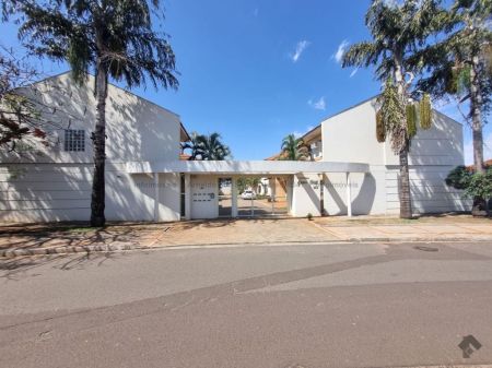 Sobrado-Condomínio em Carandá Bosque II