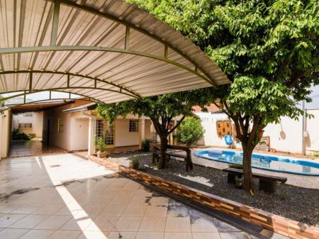 Casa-Térrea em Vila Donária