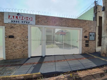 Sobrado em Jardim Jockey Club