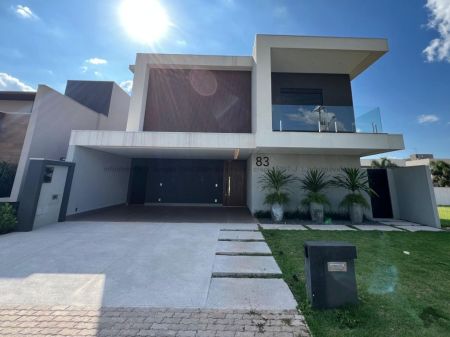 Sobrado-Condomínio em Residencial Alphaville II
