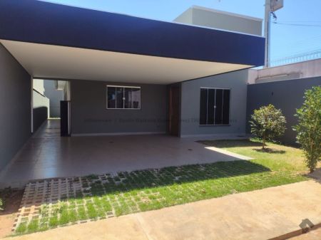 Casa-Térrea-Condomínio em Caiçara