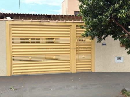 Casa-Térrea em Popular