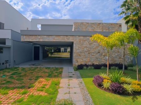 Casa-Térrea-Condomínio em Residencial Alphaville II