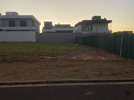 Terreno-Condomínio em Residencial Alphaville IV