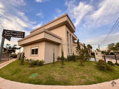 Sobrado-Condomínio em Pq. Residencial Damha III