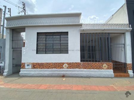 Casa Comercial em Centro
