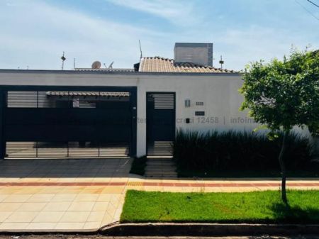 Casa-Térrea em Vila Carlota