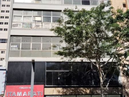 Sala / Salão / Loja em Centro