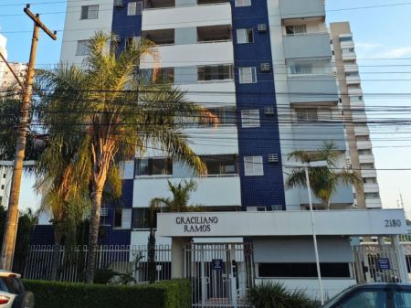 Apartamento em Jardim dos Estados