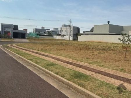 Terreno-Condomínio em Residencial Alphaville IV