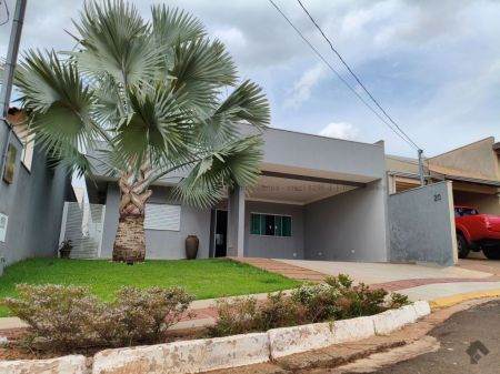 Casa-Térrea-Condomínio em Estrela do Sul