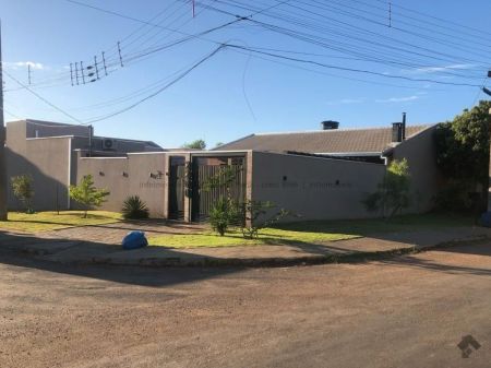Casa-Térrea em Centro