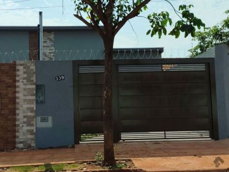 Casa-Térrea em Aero Rancho