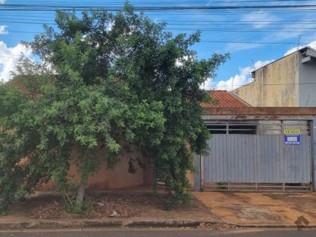 Casa-Térrea em Rita Vieira