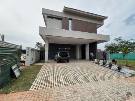 Sobrado-Condomínio em Residencial Alphaville III
