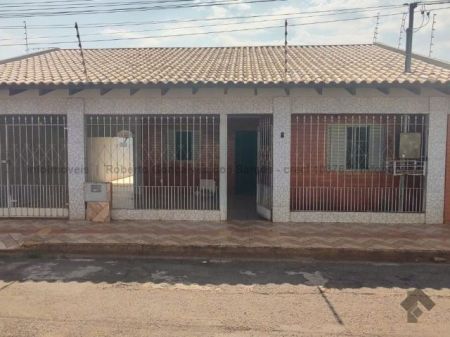 Casa-Térrea em Vila Moreninha I