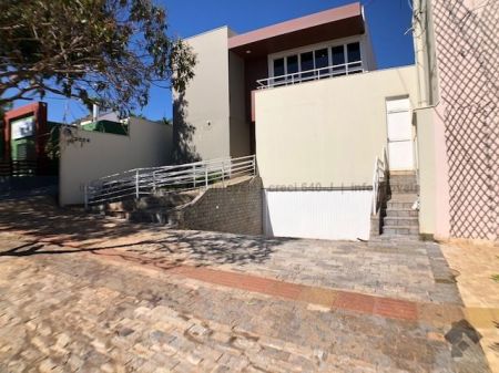 Casa Comercial em Jardim dos Estados