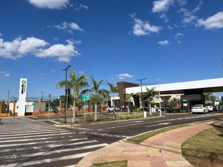Sobrado-Condomínio em Residencial Alphaville II