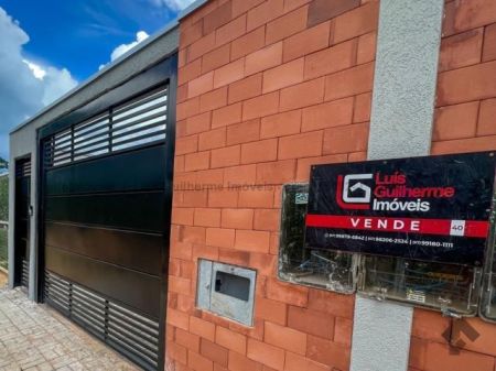Casa-Térrea em Jardim Formoso