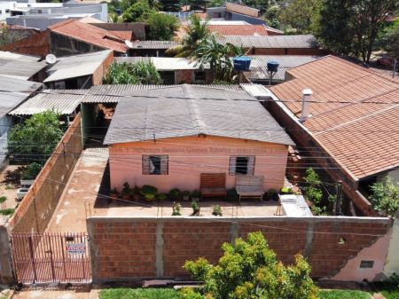Casa-Térrea em Vila Santa Luzia