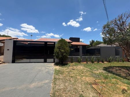 Casa-Térrea em Jardim dos Estados
