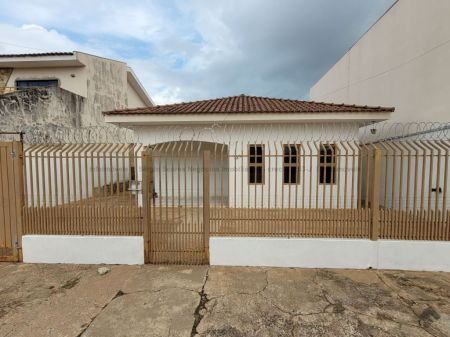 Casa-Térrea em Jacy