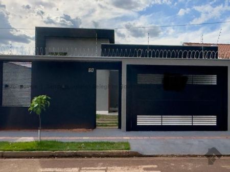 Casa-Térrea em Jardim Leblon
