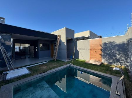Casa-Térrea em Rita Vieira